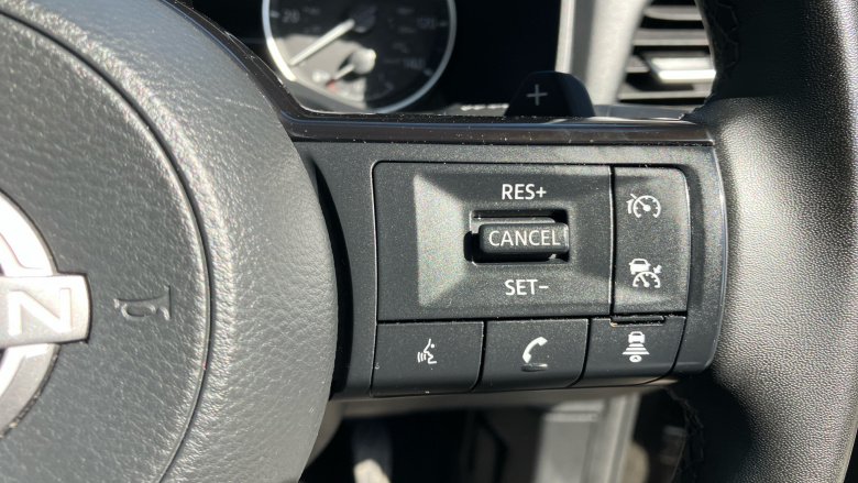 Nissan Qashqai 1.3 DiG-T MH 158 Acenta Premium 5dr Xtronic Petrol Hatchback